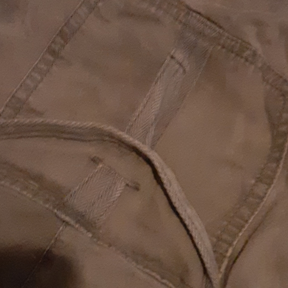 Natalie Burmudas - Picture 3 of 5